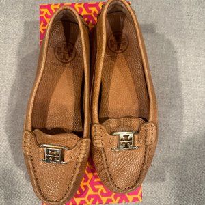 Tory Burch Leather Tan Loafer Size 7